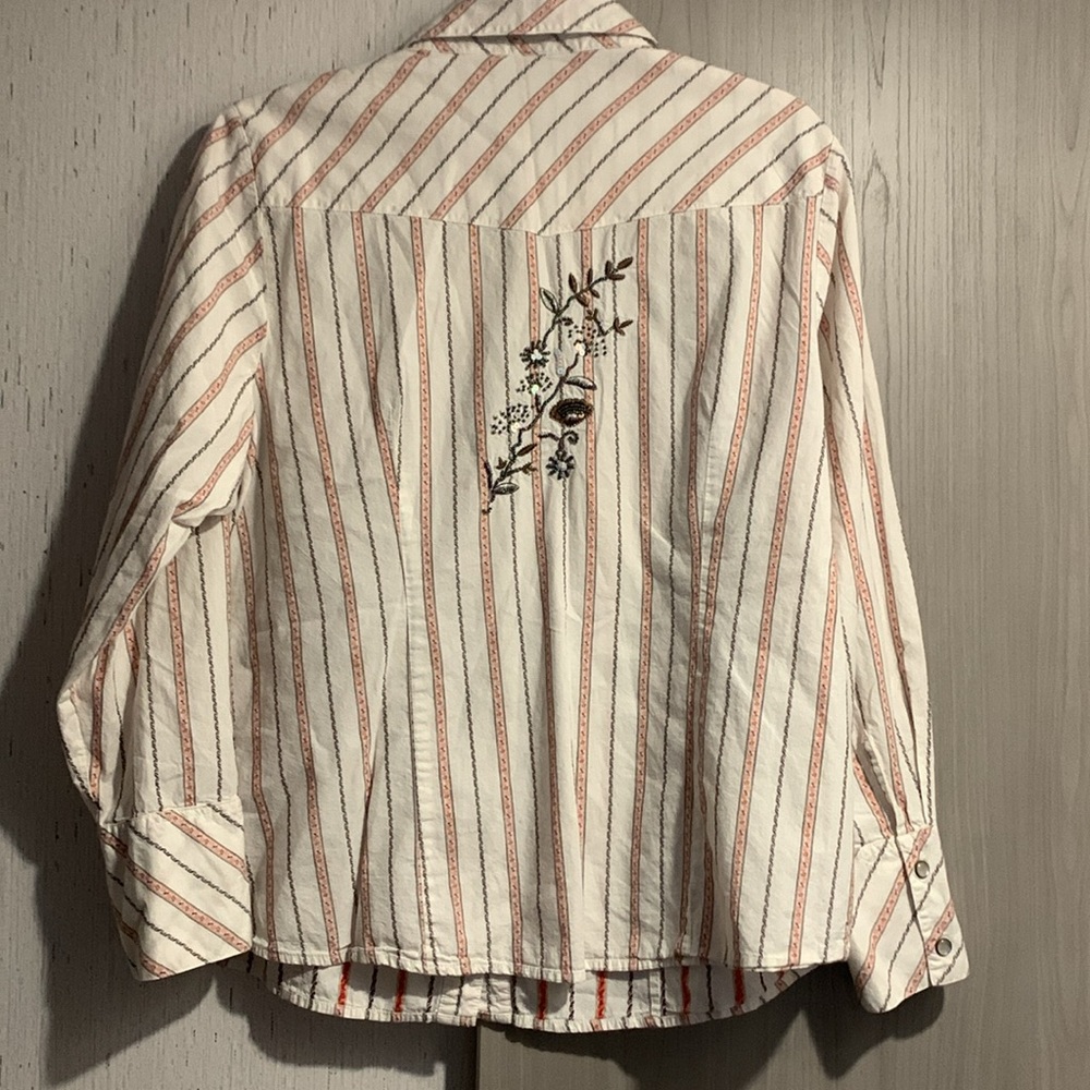 MIXIT 1X Beaded In The Front And Back Pearl Button Down Long Sleeve Lightweight - Picture 11 of 13